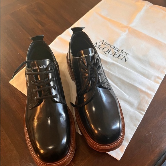Alexander McQueen Black and Brown Leather Oxfords - Picture 1 of 10